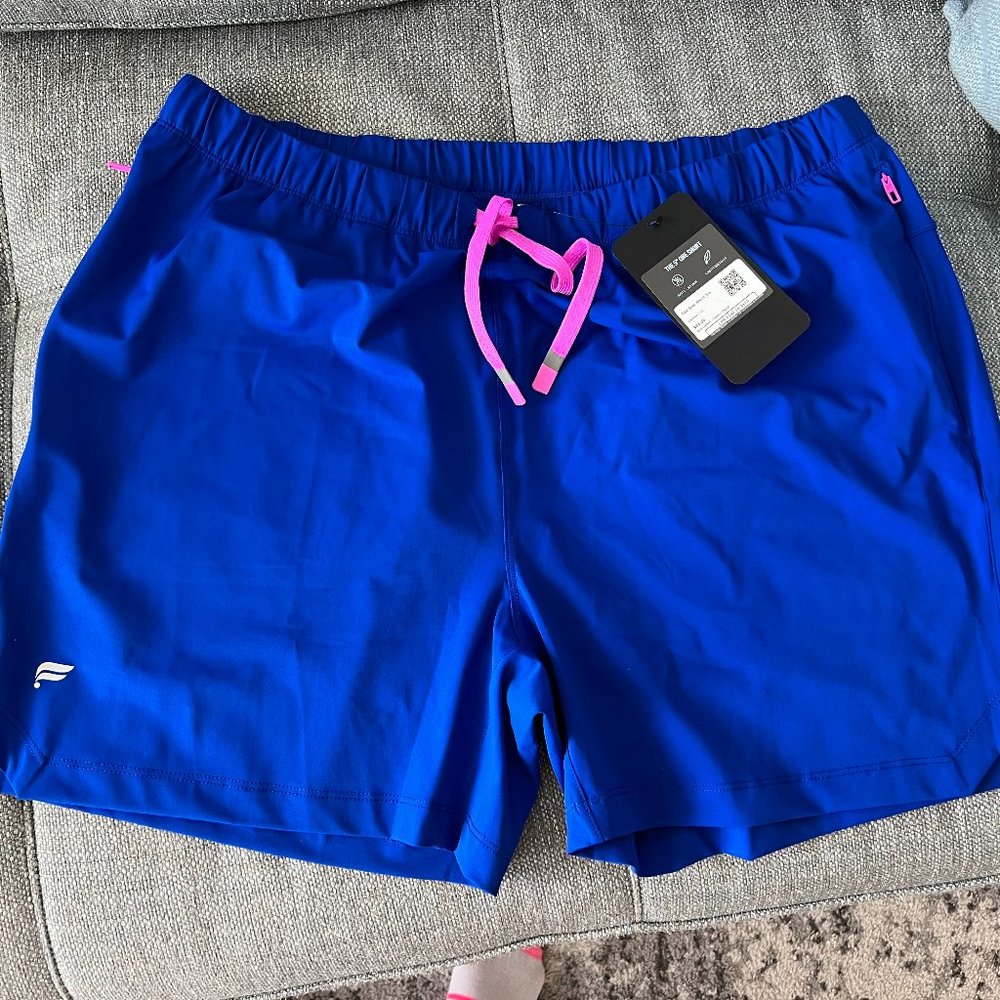 NWT Fabletics 5" Short